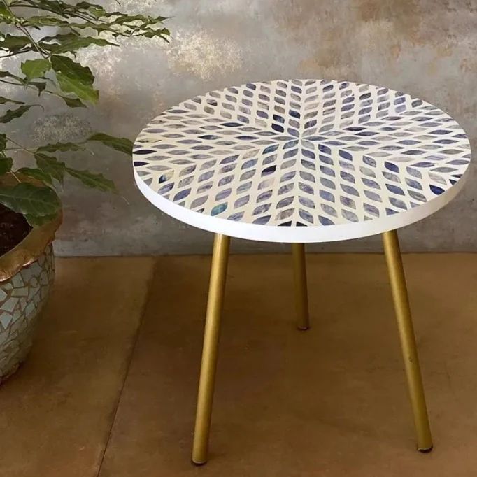 Material resin table